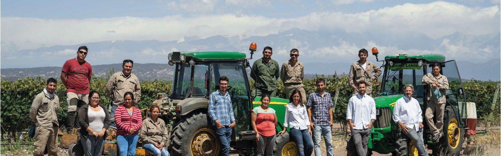 El equipo de Finca Bautem en el viñedo