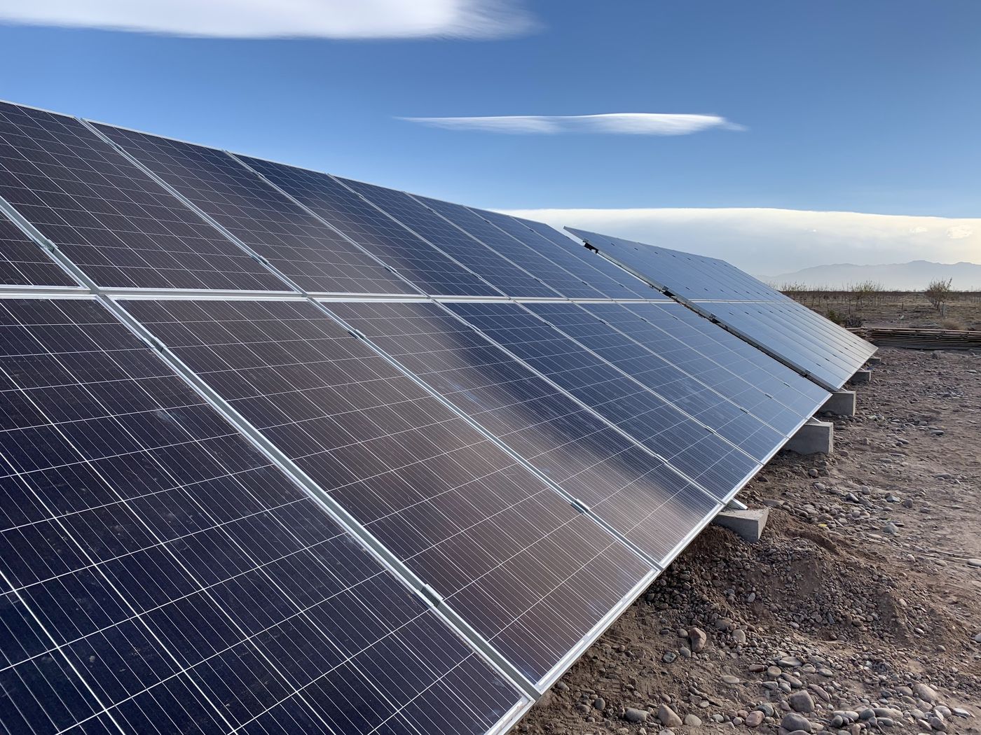 Paneles solares en la finca